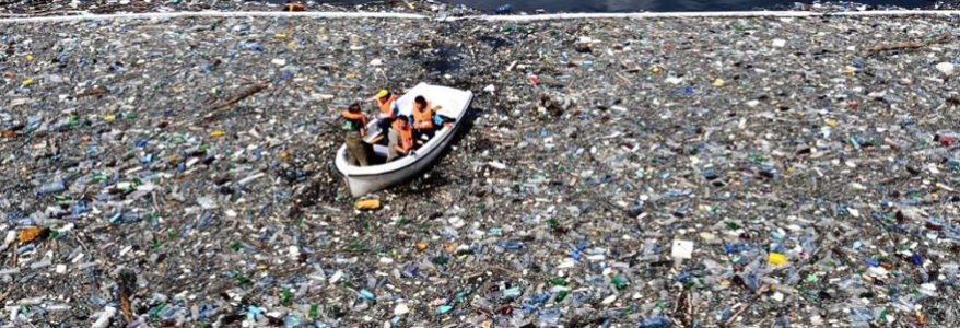 Le plastique : symbole mortel de nos choix de développement Le plastique : symbole mortel de nos choix de développement