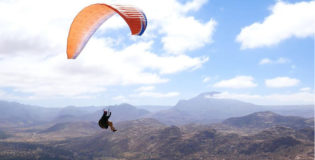En octobre : Stage parapente à Antsirabe